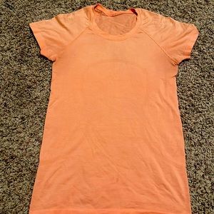 Lululemon size 4 swiftly short sleave shirt only worn a few times